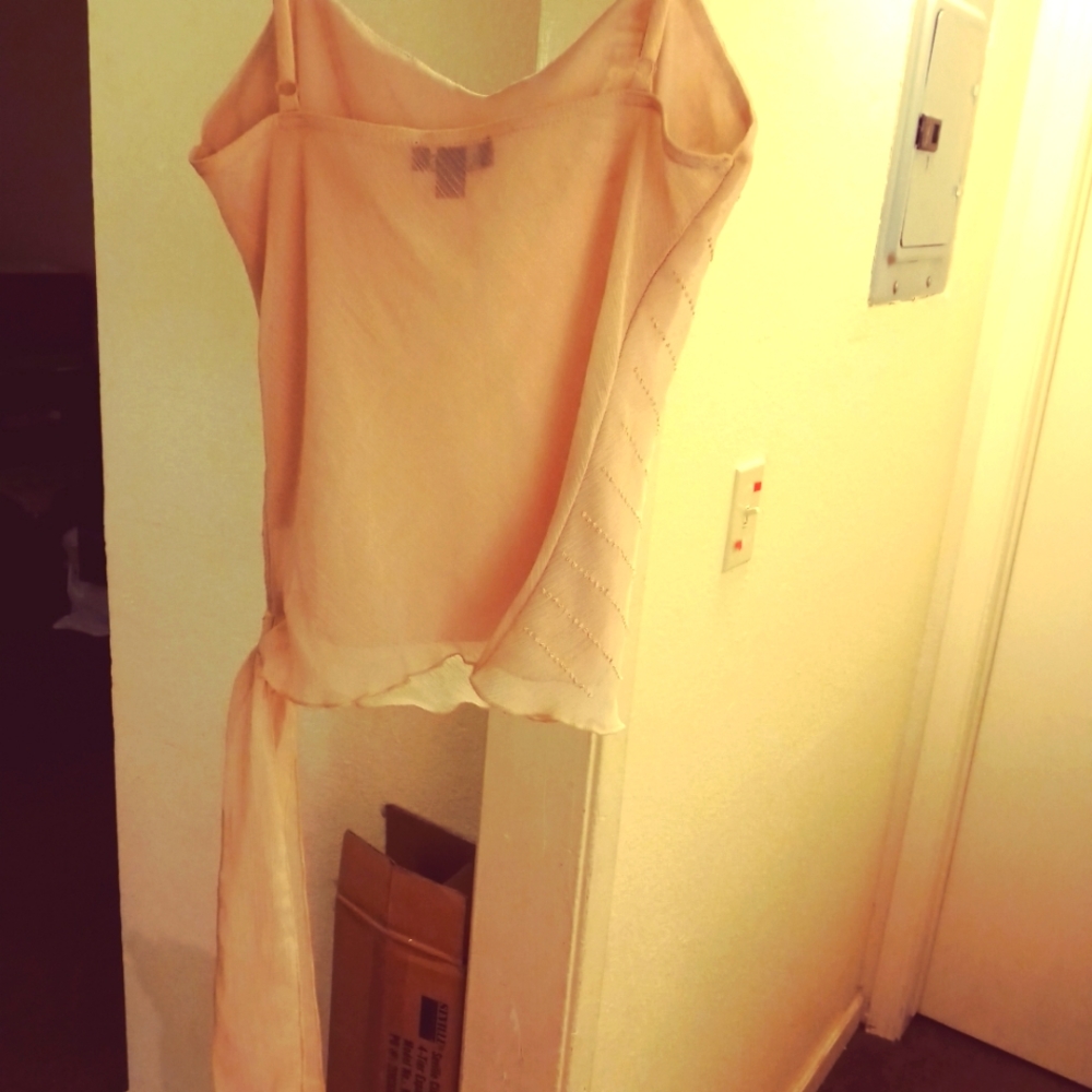 Top. Ladies - Picture 2 of 3